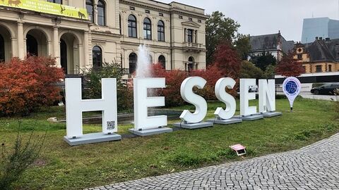 Die "HESSEN-Buchstaben" am Frankfurter Zoo