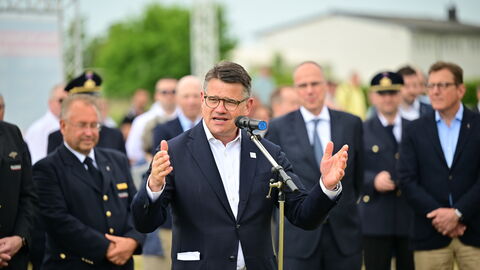 Ministerpräsident Boris Rhein zu Besuch beim „Tag der ehrenamtlichen Einsatzkräfte“