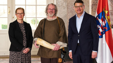 Ministerpräsident Boris Rhein empfängt gemeinsam mit seiner Frau Tanja Raab-Rhein den Türmer der Reformationsstadt Homberg (Efze) im Wiesbadener Schloss Biebrich; Mike Luthardt.