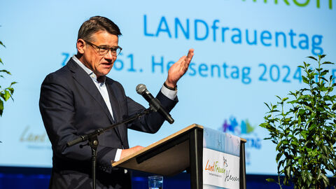 Ministerpräsident Boris Rhein beim traditionellen Landfrauentag auf dem Hessentag 2024 in Fritzlar