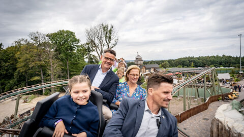 Ministerpräsident Rhein beim Drillingstreffen 2025